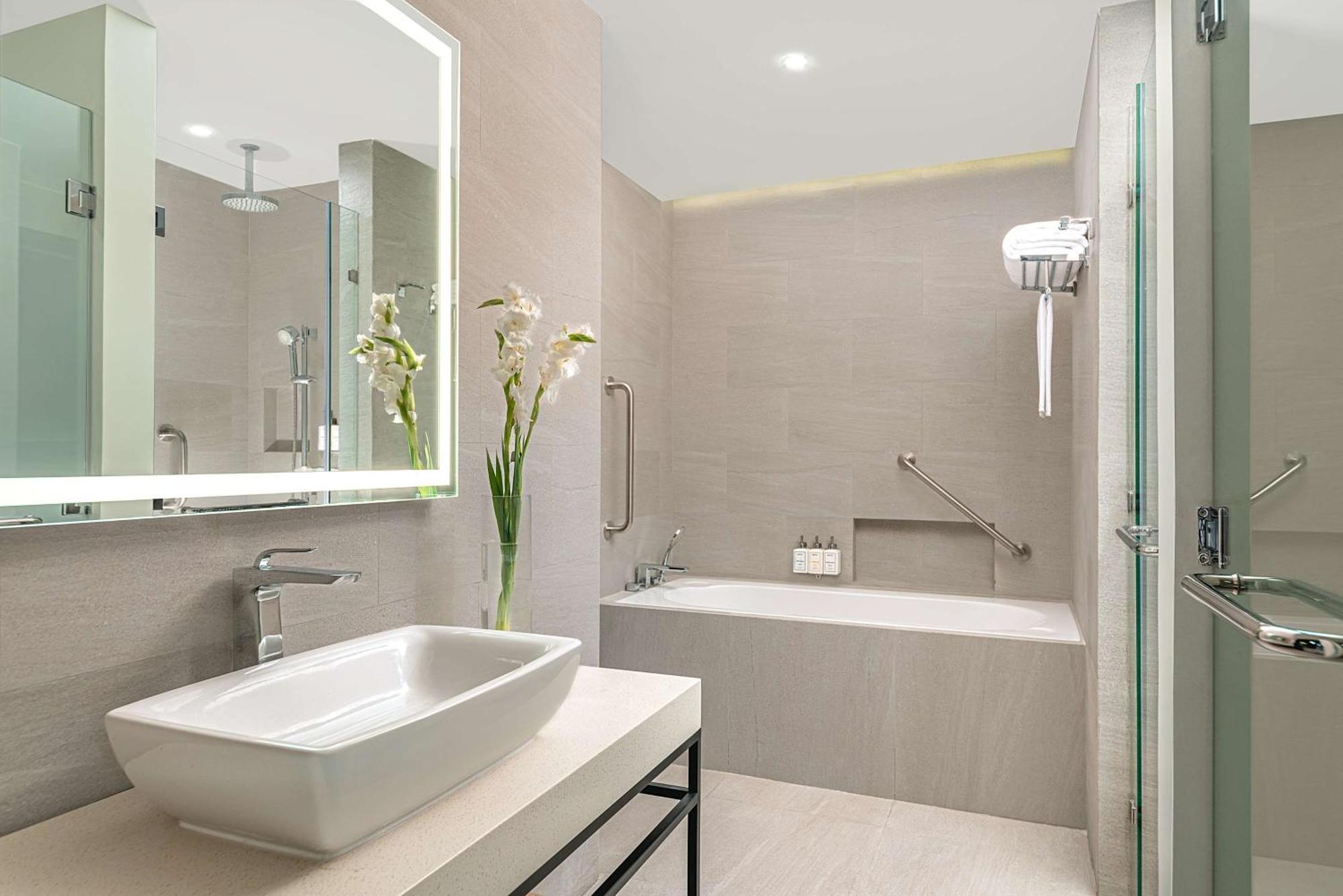 Park Inn By Radisson Bacolod Buitenkant foto