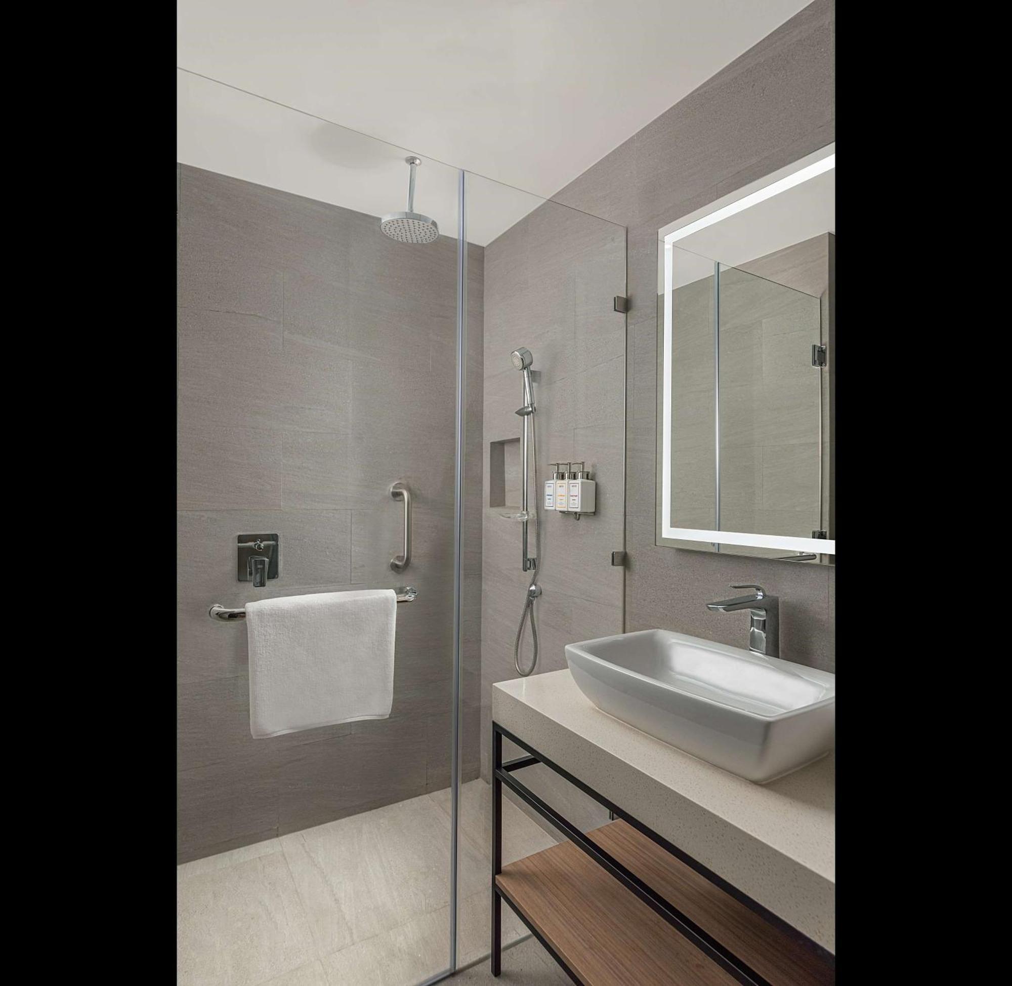 Park Inn By Radisson Bacolod Buitenkant foto