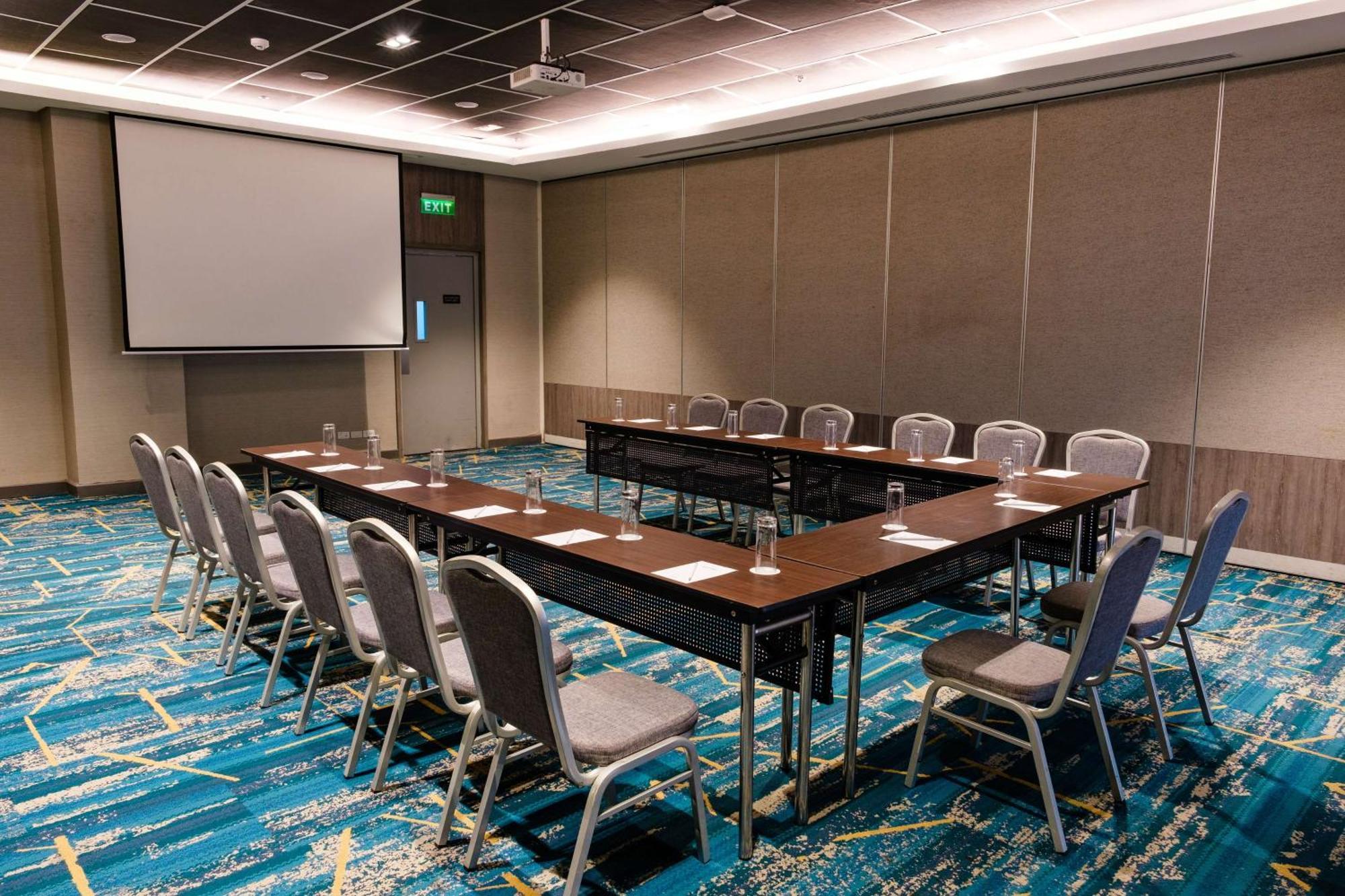 Park Inn By Radisson Bacolod Buitenkant foto